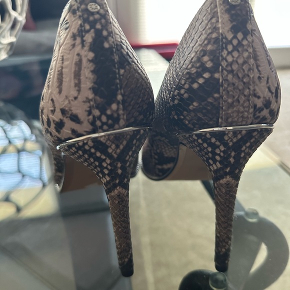 BCBG - Picture 3 of 6